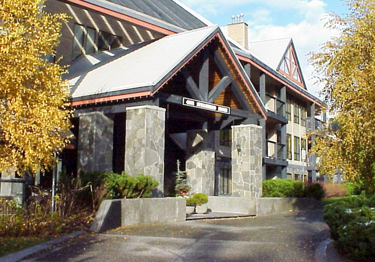 Powderhorn 3 Bedroom Apartment Whistler
