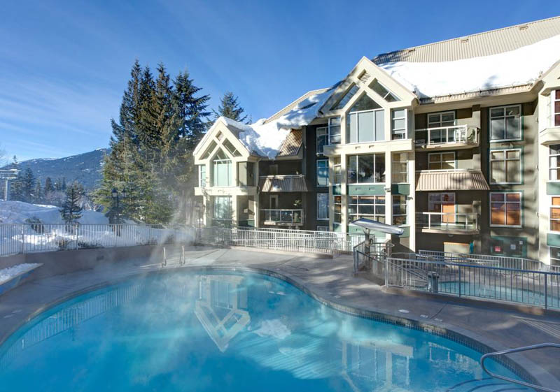 Woodrun Lodge Whistler Skiin Skiout Family