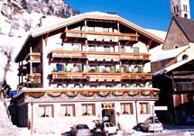 Monti Pallidi Apartments | Campitello ski vacation package