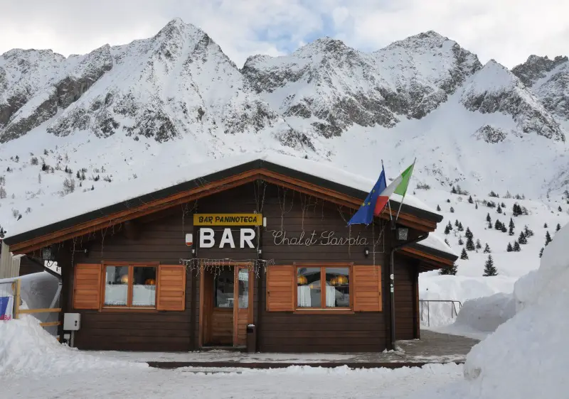 Apres ski at Tonale.