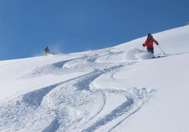 Ski powder in Spain (Pyrenees Heliskiing)