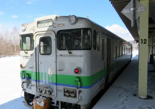 A slow one-carriage train to Yubari
