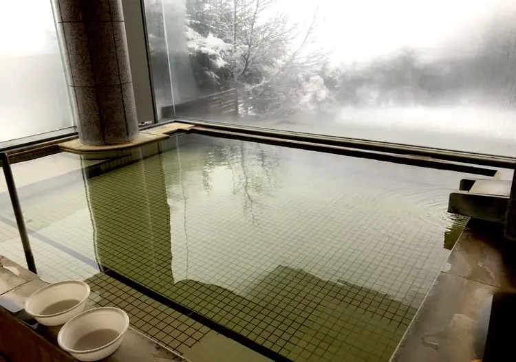 Indoor onsen bath as well as the open-air