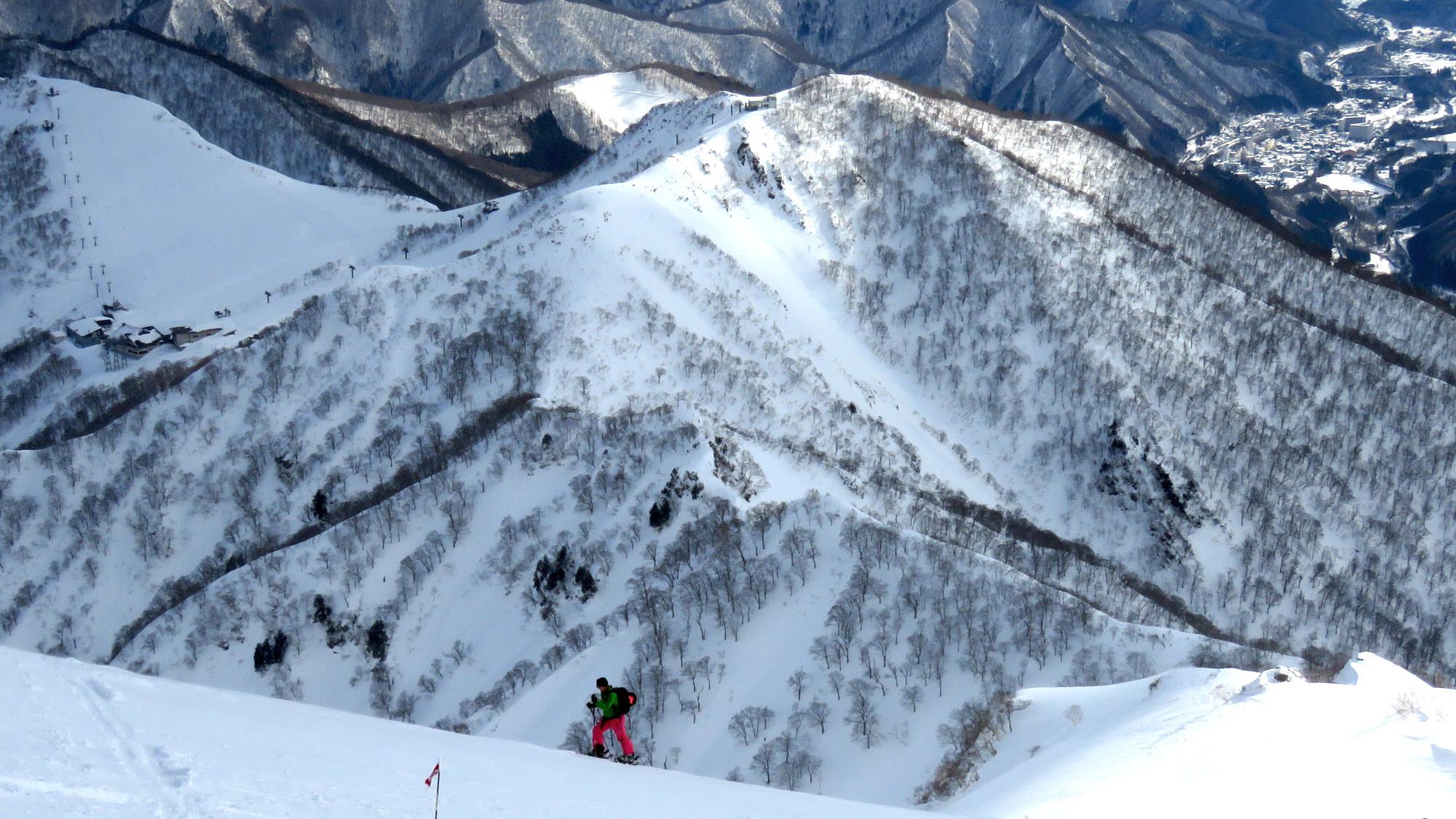 Skinning up the ridge