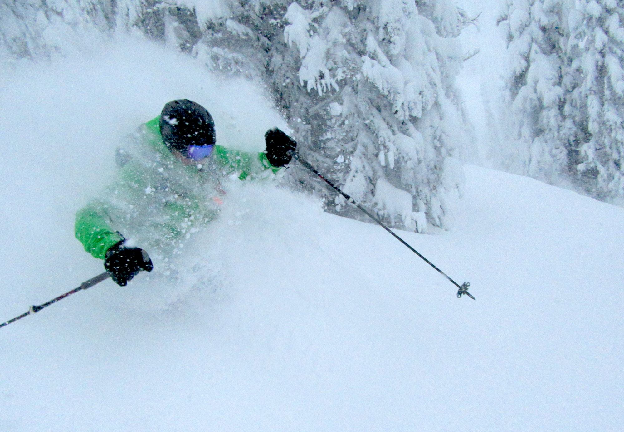 Amazing powder skiing