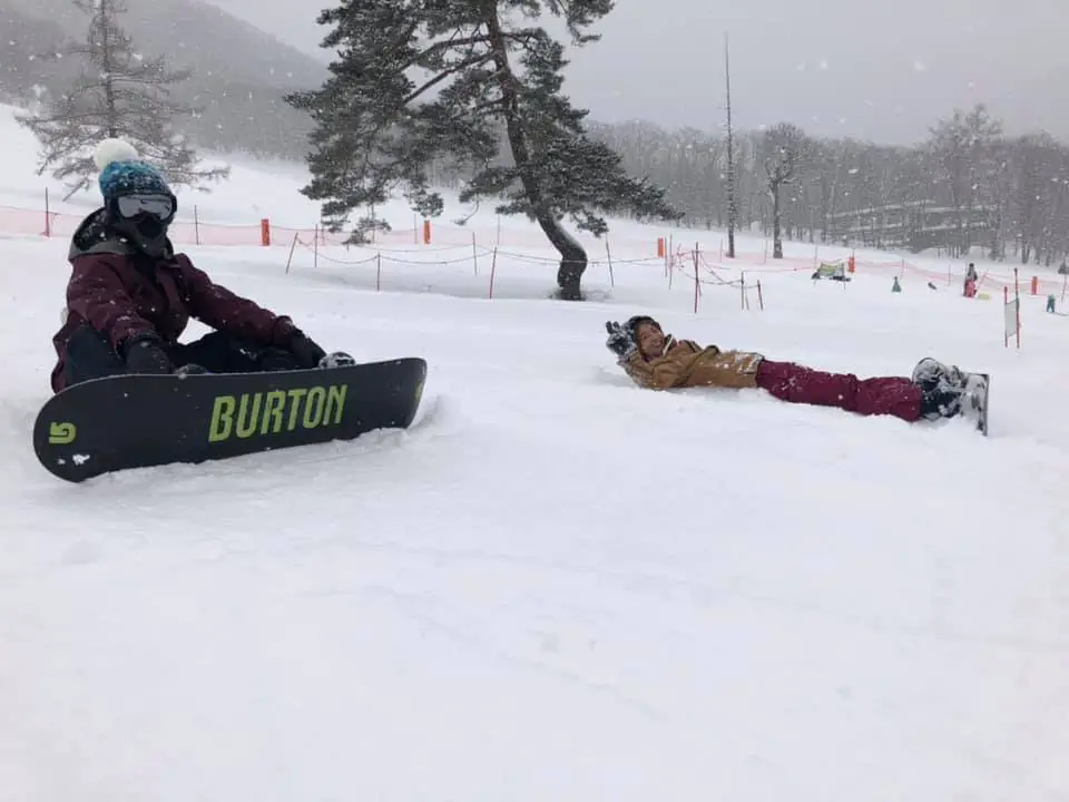 Students at Tsugaike enjoying the soft pow around the base