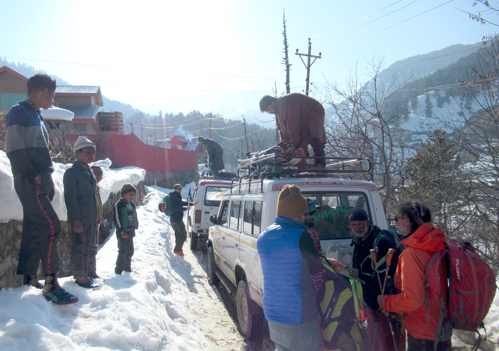 The guides organising our transport from Drang back to Gulmarg