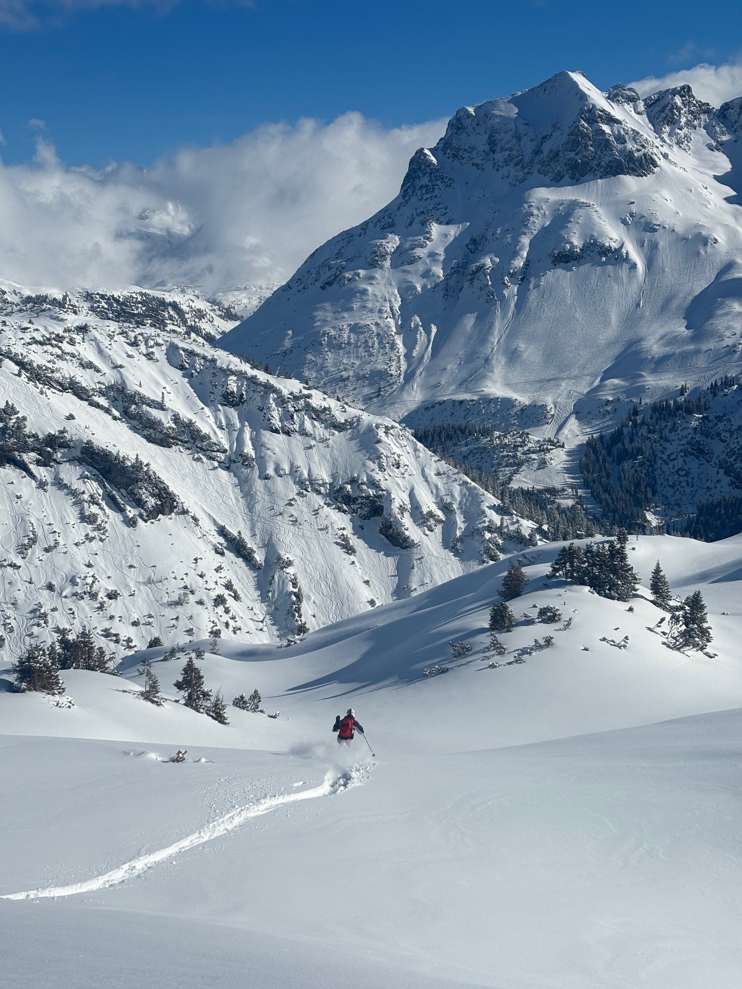 Uncrowded terrain and gorgeous scenery. One can ask what there is not too like.