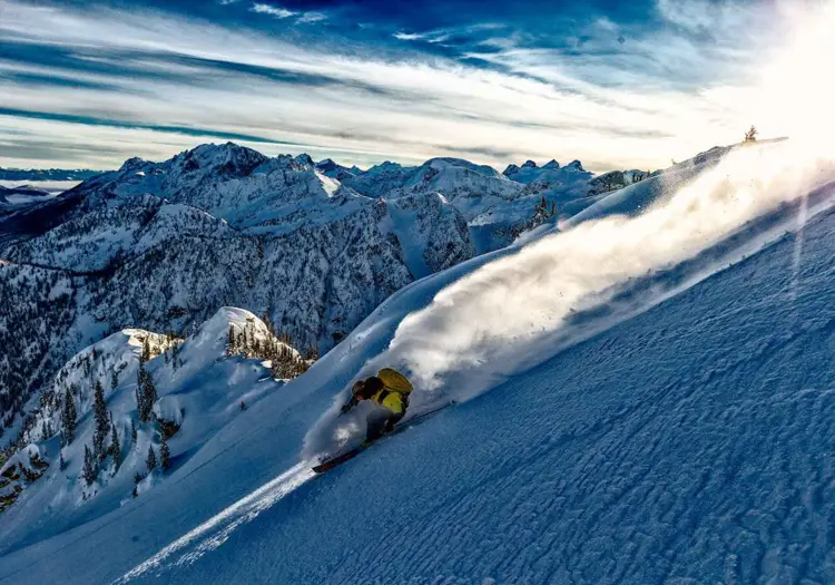 Sublime lines with Eagle Pass heli skiing near Revelstoke