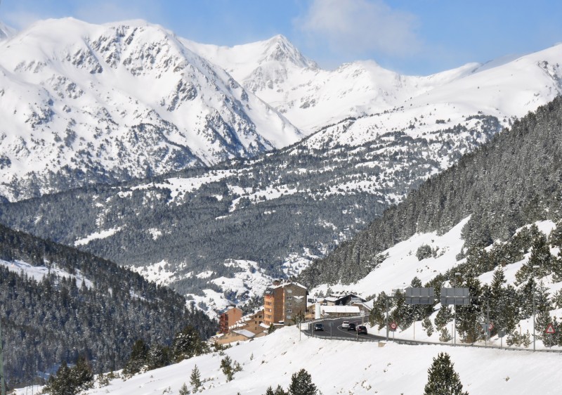 Andorra Ski Resorts Info Guide Skiing & Snowboarding Pyrenees Andorra
