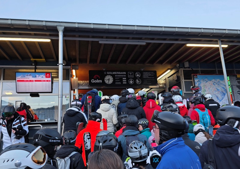 Morning crowd on a busy day for the gondola at Golm