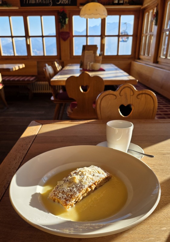 Apfelstrudel at Hausmatschwitz