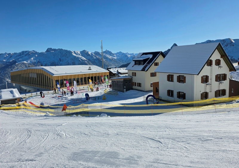 Restaurants & kids zone at Grüneck (1,890m) on Golm