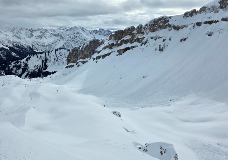 Ifen upper mountain off-piste terrain