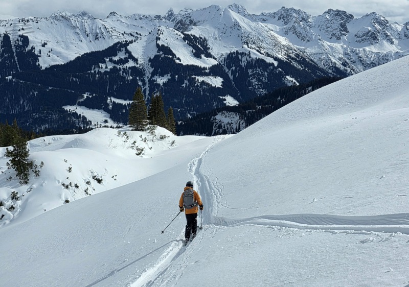Traversing out of Ifen freeride terrain