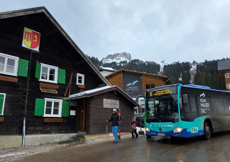 Pendelbus at Ifen to connect to Heuberg & Walmendingerhorn