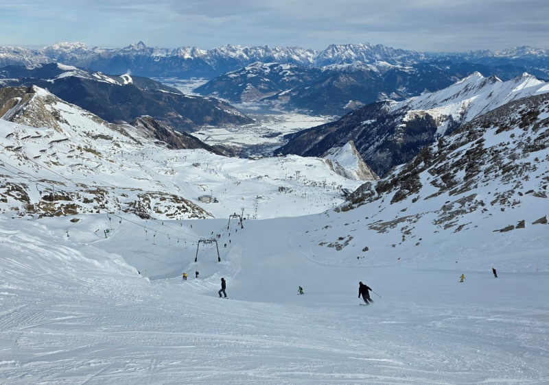 Glacier skiing as steep as it gets at Kitzsteinhorn
