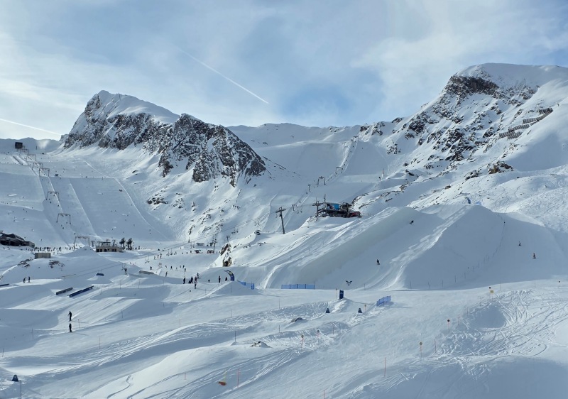 Serious terrain park on Kitzsteinhorn