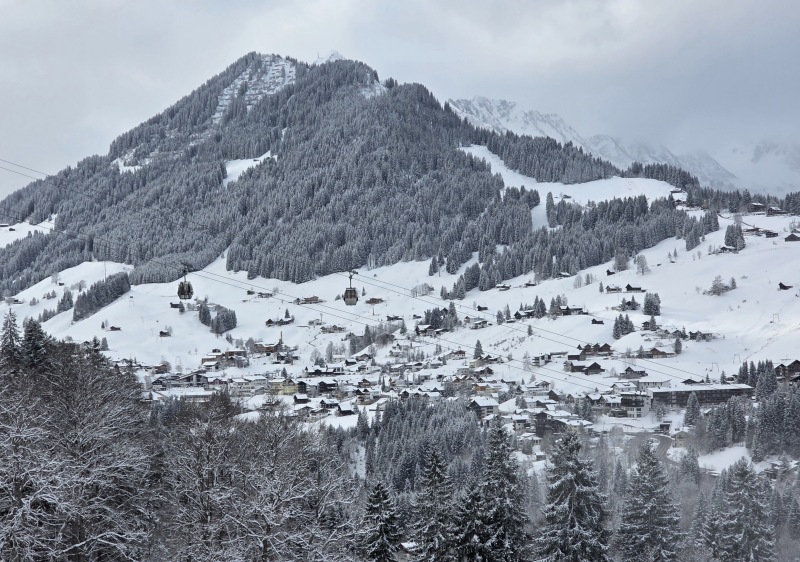 Heuberg viewed from Kanzelwand piste