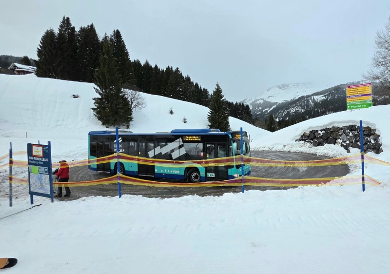 Pendelbus connecting Heuberg's Parsenn to Ifen