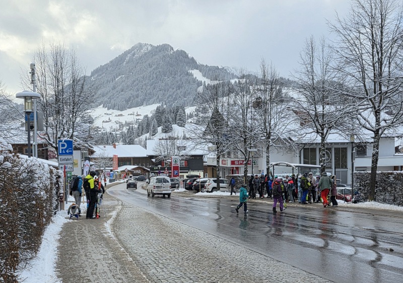 Waiting for buses in Riezlern