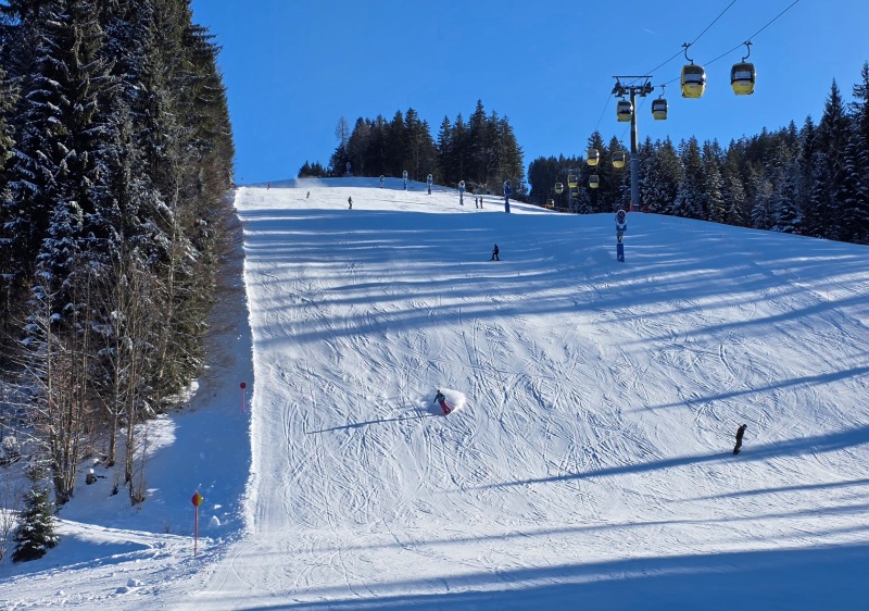 Gun powder on the final run of the day back into Fieberbrunn