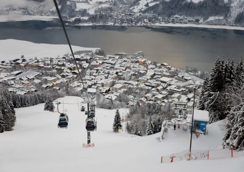 Zell am See is a world-class combo of lake, town, lifts, mountain, snow & skiing