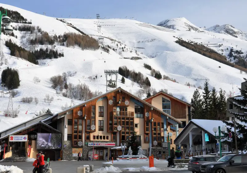 Les Deux Alpes Ski Resort Info Guide Les 2 Alpes France Review