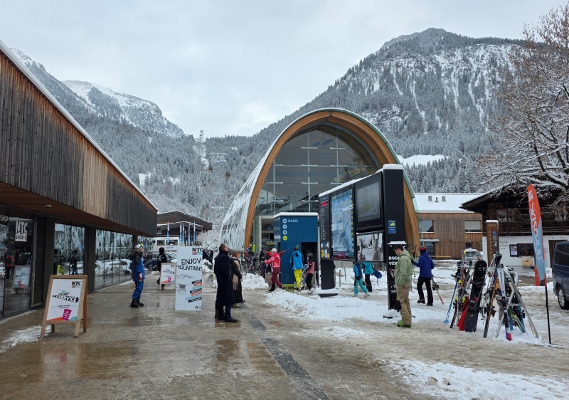 Nebelhorn's modern gondola is a peach!