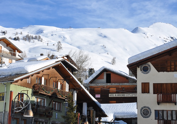 Chamois Ski Resort Info Guide Chamois, Aosta Valley, Italy Review