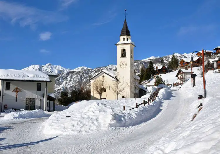 Chamois Ski Resort Info Guide  Chamois, Aosta Valley, Italy Review