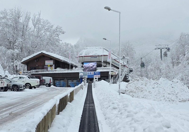 Gondola near the main village