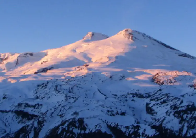 The twin peaks of Elbrus. (photo - RMI)