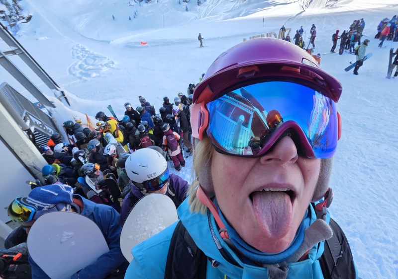 Line up face at Tortin for Gentianes