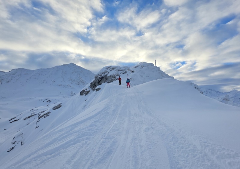 Ridge from Attelas to freeride steeps 