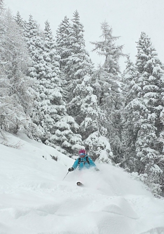 Bussin’ powder skiing