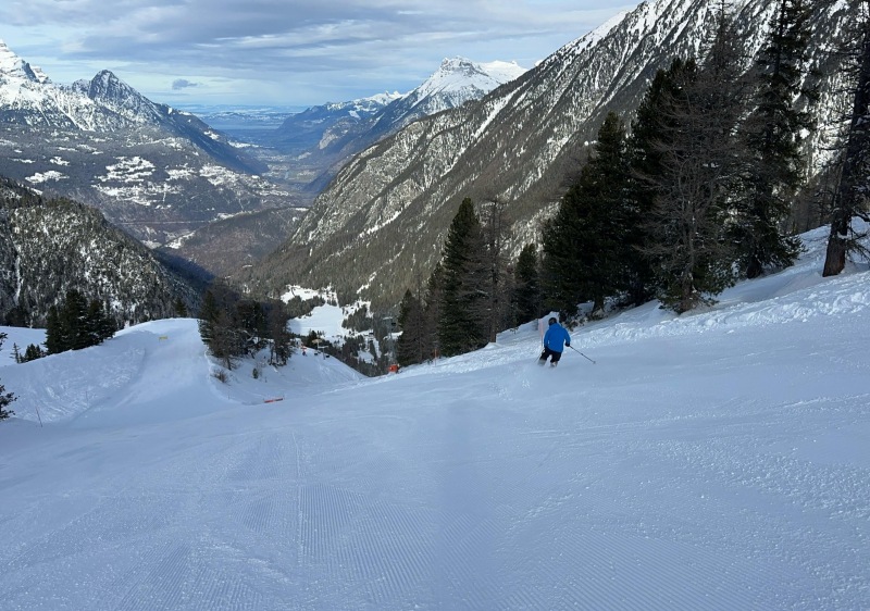 Empty pistes midweek