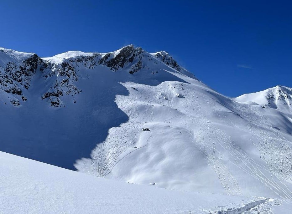 Off-piste on north side of Weissfluhgipfel at Davos Parsenn