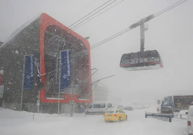 Jakobshorn at Davos has great lift access from the train station & car parks, even in blizzards!