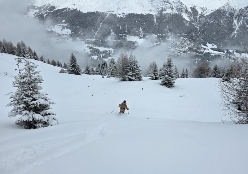 Deserted Lenzerheide off-piste powder