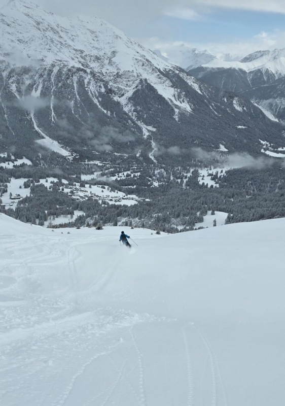 Powder skiing at Lenzerheide