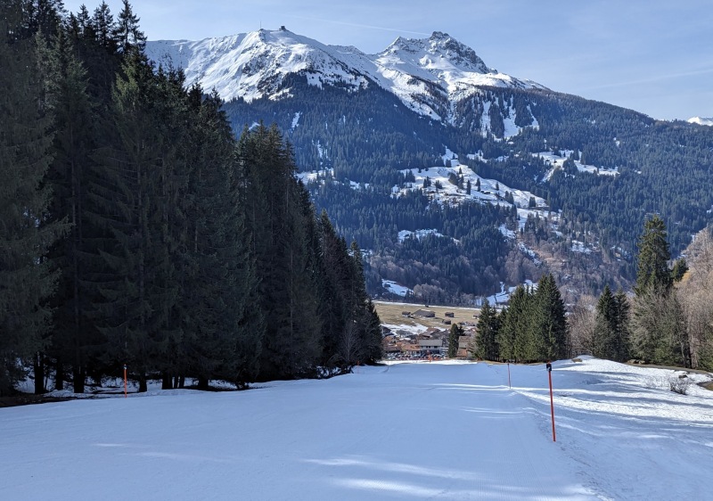 Lower end of piste 10 nearing Klosters Dorf