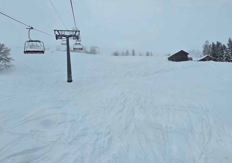Undulating off-piste terrain below Untermatt