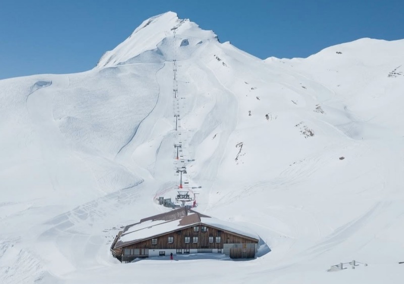 Sorenberg ski resort Eisee quad chair rises from 2,000m altitude