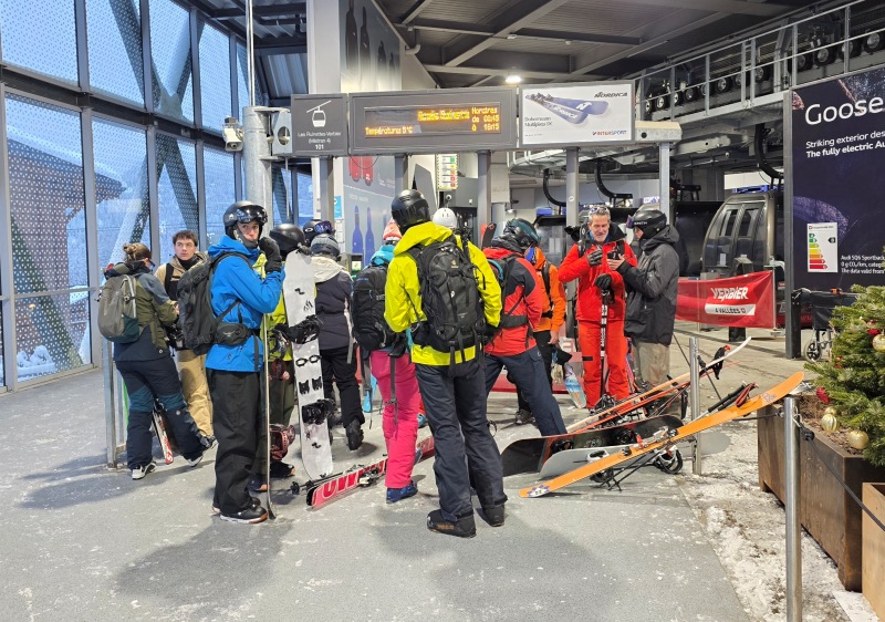 Powder day morning line-up at Medran