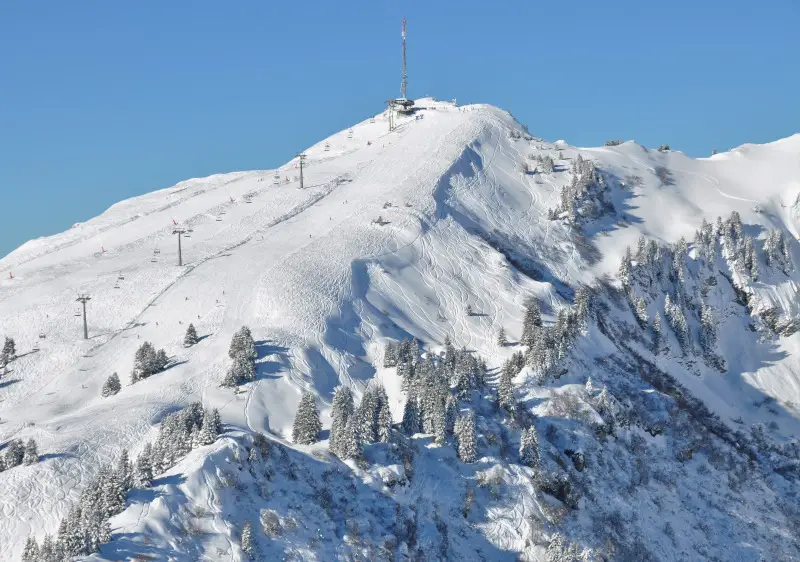 Grand Chamossaire in the Villars sector has superb ski terrain descending in all directions