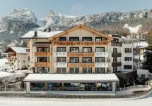 Hotel Antines, Dolomites Women Only Ski Tour, WoW