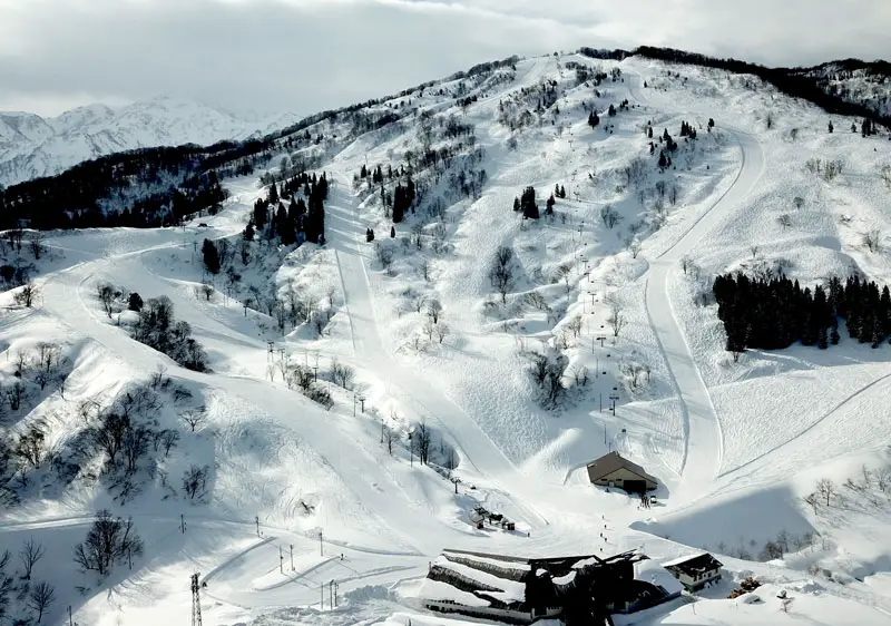 Charmant Hiuchi Snow Resort