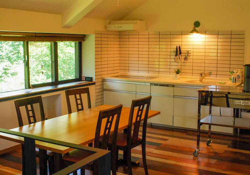 Hieda Sanso Hakuba Cortina