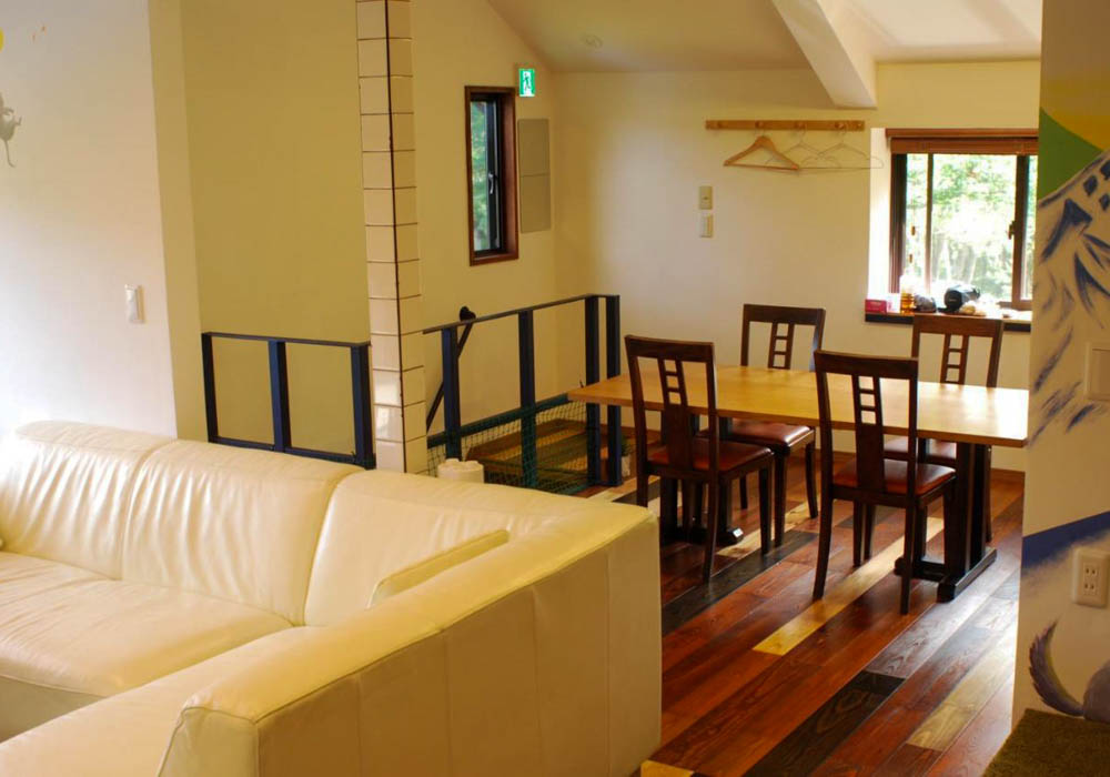 Hieda Sanso Hakuba Cortina